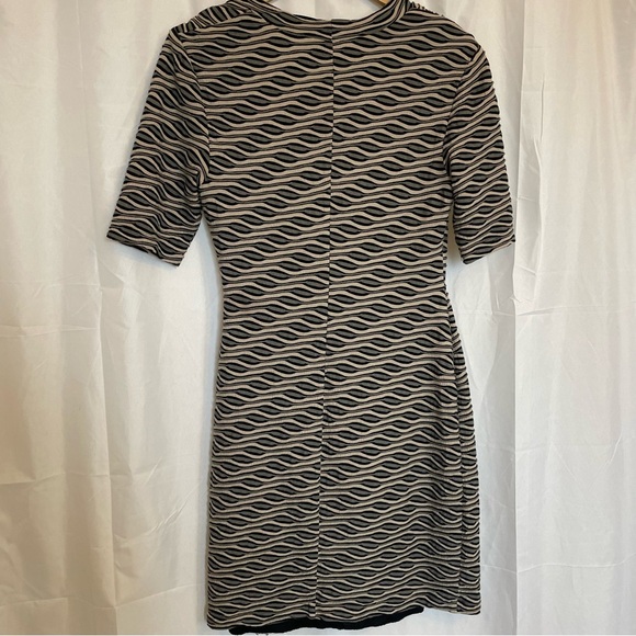 DRESS BARN Women’s Fitted Pencil Sheath Dress Black Tan Gray Wavy Pattern Size 4 - Picture 11 of 12